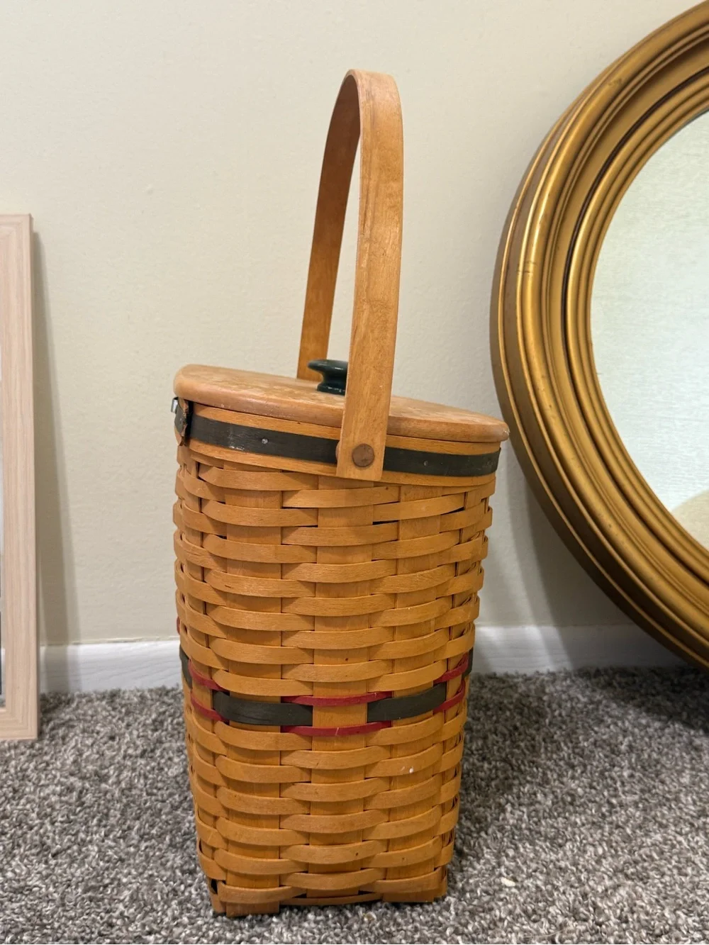 Longaberger basket with lid and handle